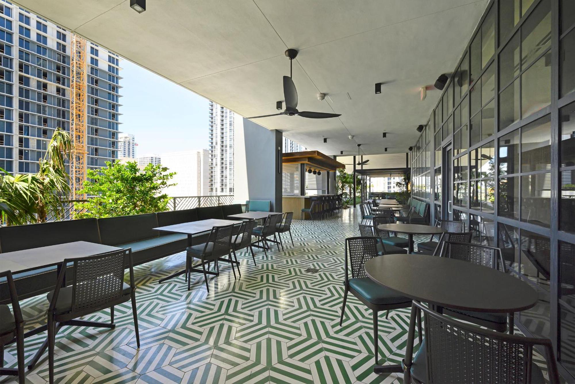 Luxury 1 Bedroom And Comfort Steps From The Kaysea Center & Port -daily Fee And Parking Not Included Apartment *