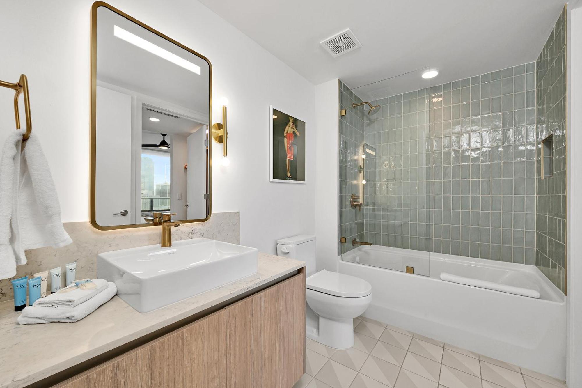Luxury 1 Bedroom And Comfort Steps From The Kaysea Center & Port -daily Fee And Parking Not Included Apartment *