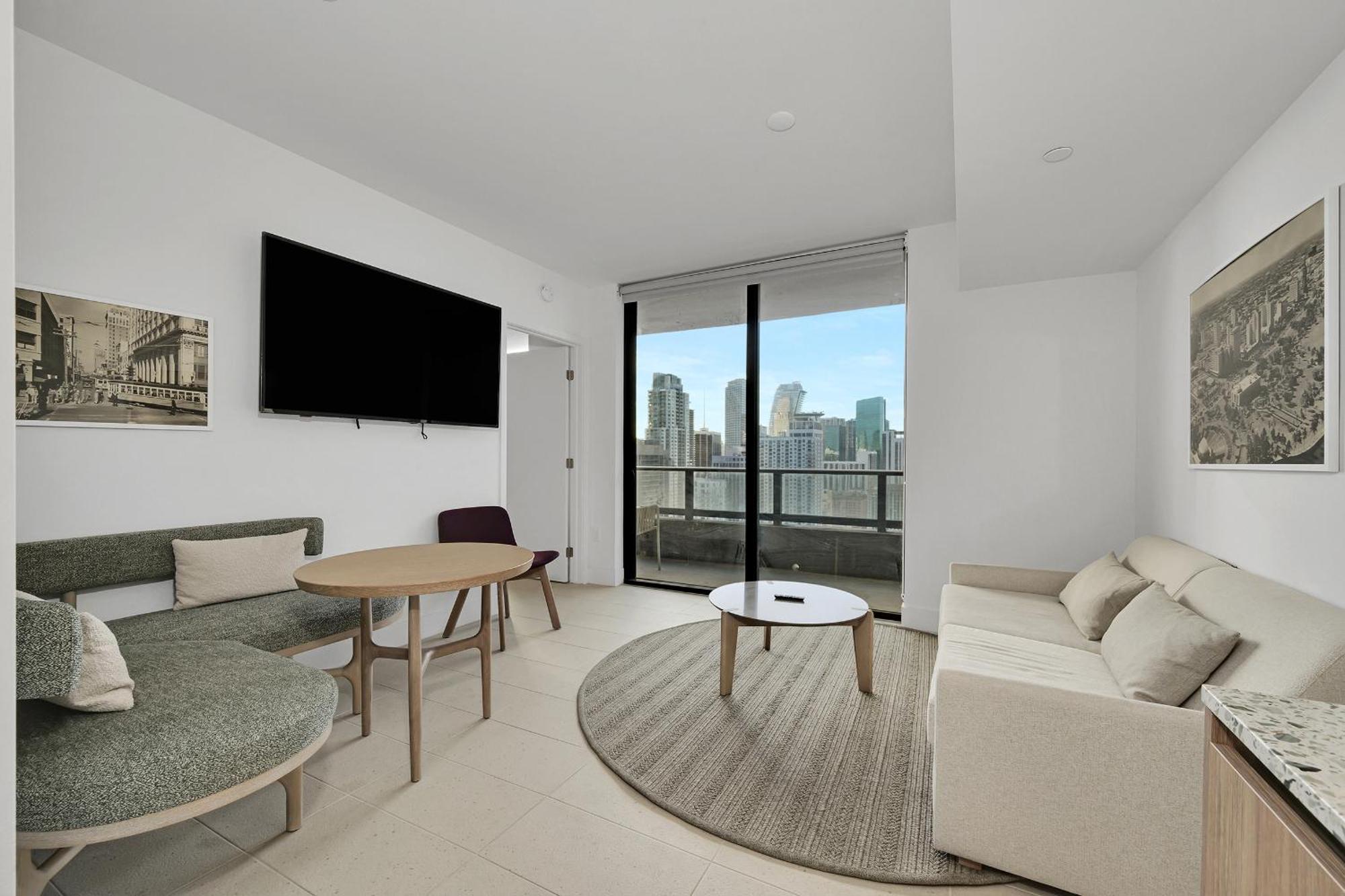 Luxury 1 Bedroom And Comfort Steps From The Kaysea Center & Port -daily Fee And Parking Not Included *