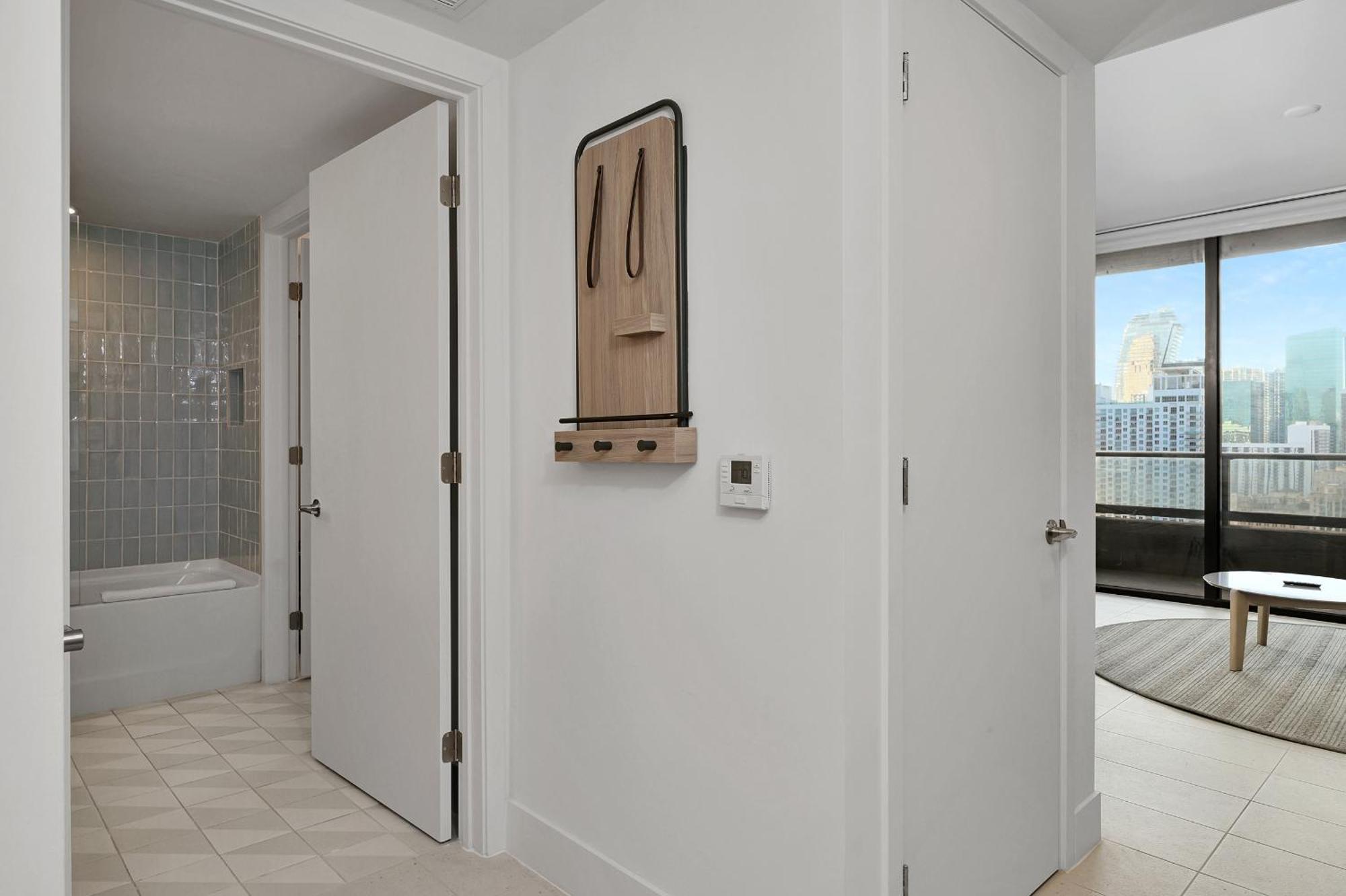 Luxury 1 Bedroom And Comfort Steps From The Kaysea Center & Port -daily Fee And Parking Not Included * Miami