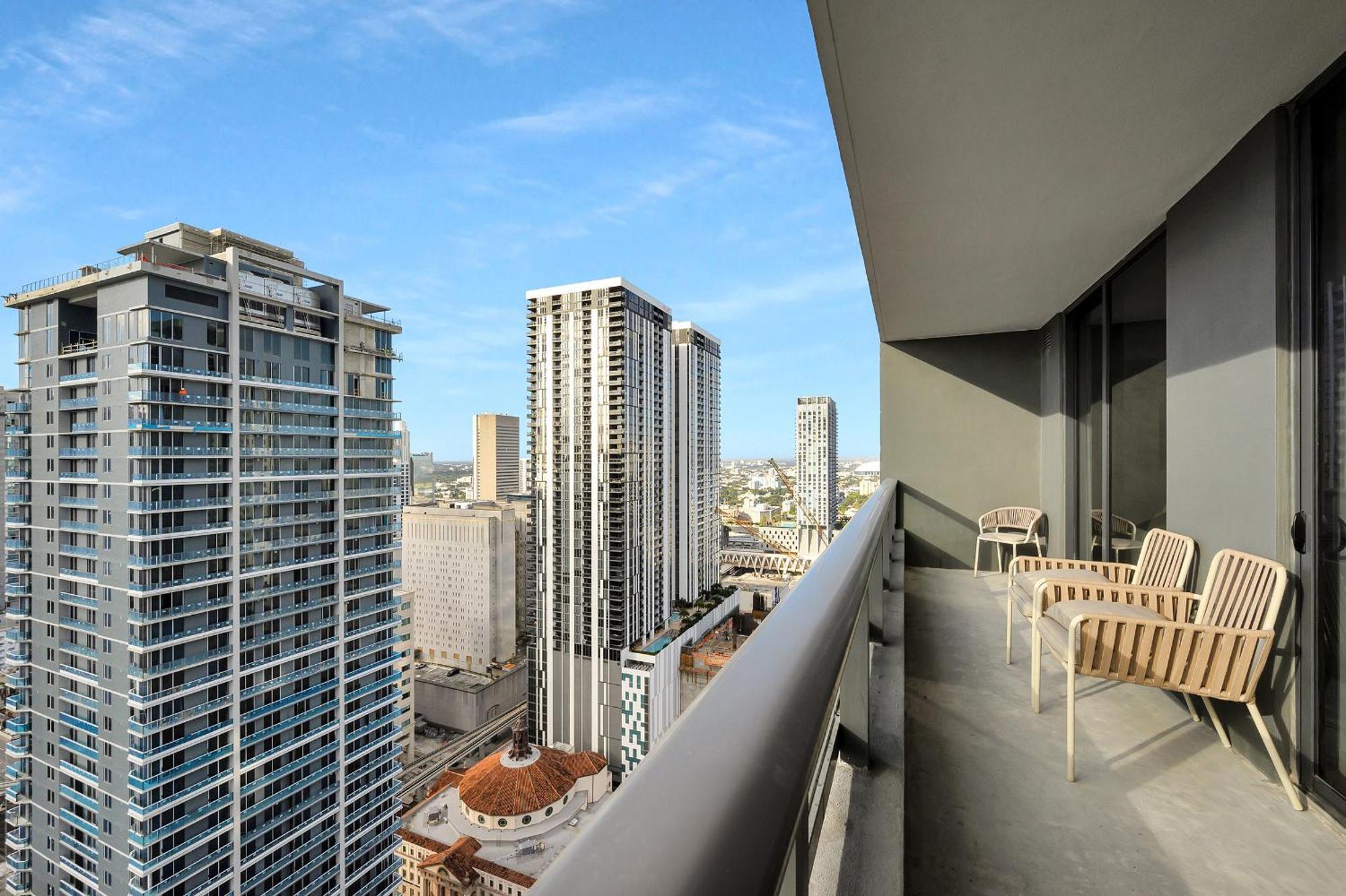 Luxury 1 Bedroom And Comfort Steps From The Kaysea Center & Port -daily Fee And Parking Not Included