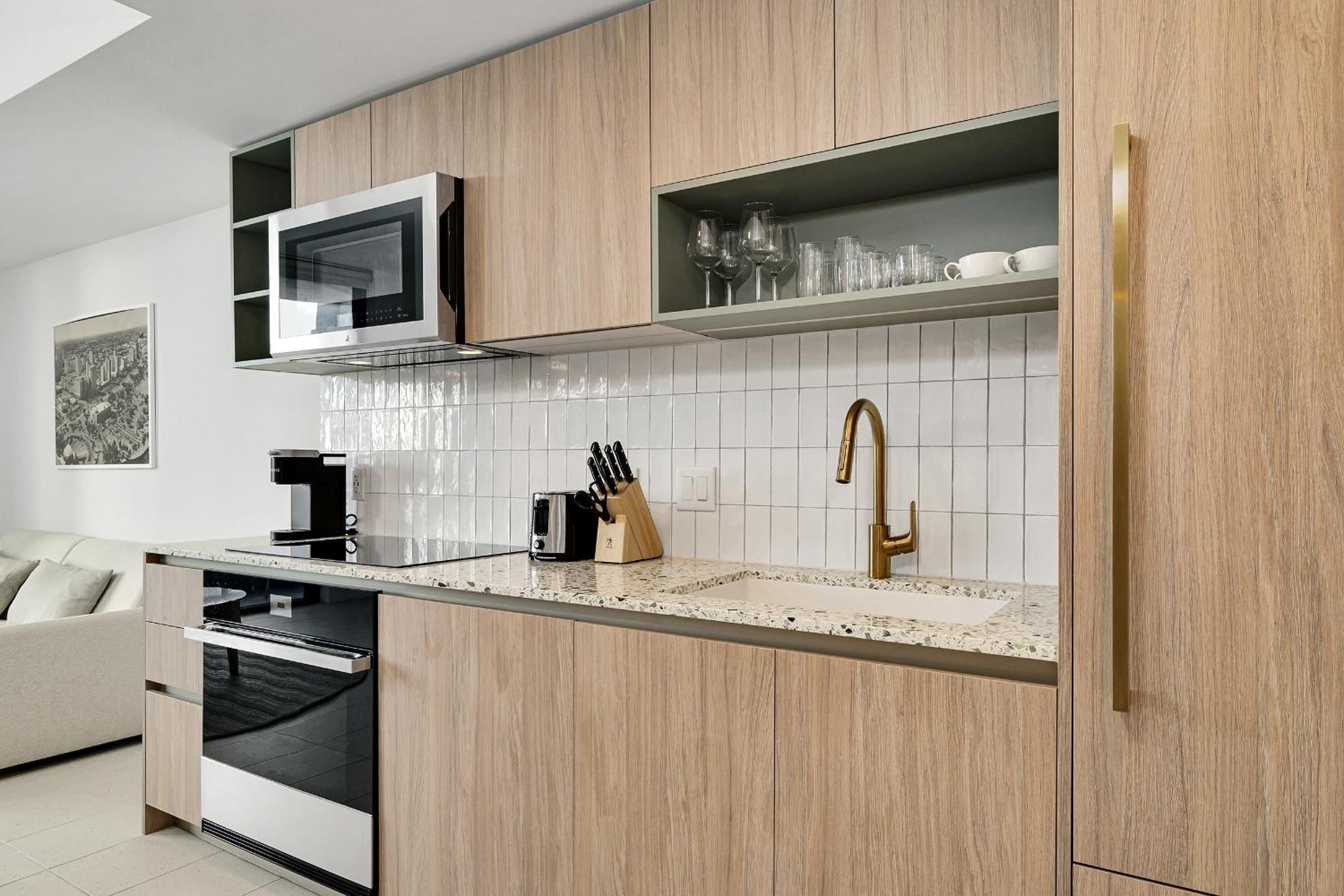 Luxury 1 Bedroom And Comfort Steps From The Kaysea Center & Port -daily Fee And Parking Not Included Apartment Miami