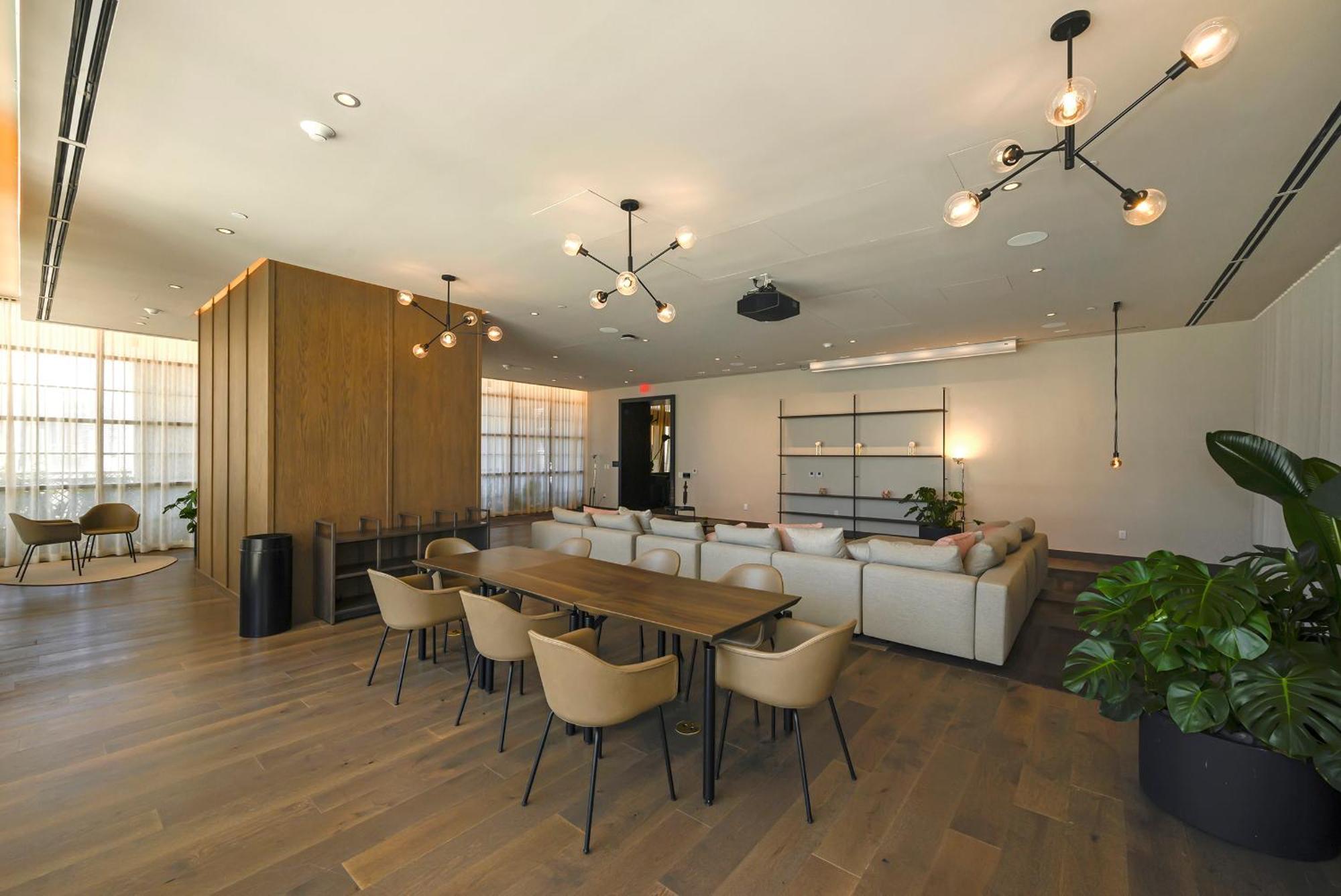Apartment Luxury 1 Bedroom And Comfort Steps From The Kaysea Center & Port -daily Fee And Parking Not Included