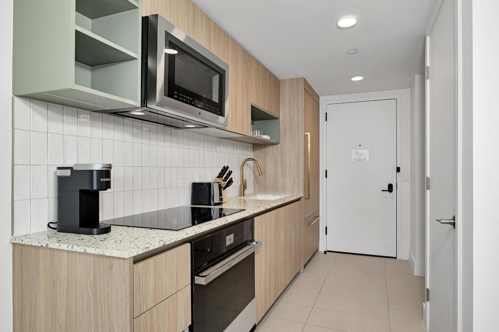 Luxury 1 Bedroom And Comfort Steps From The Kaysea Center & Port -daily Fee And Parking Not Included Miami